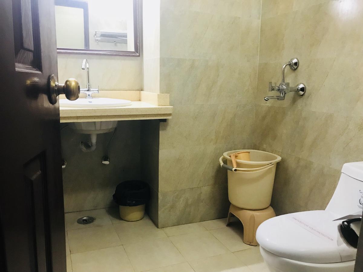Moti Mahal Hotel And Restaurant دهرادون المظهر الخارجي الصورة